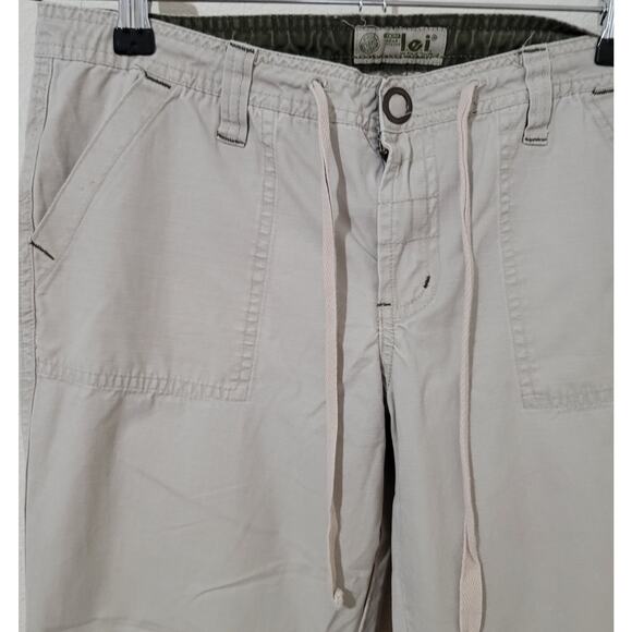 LEI Beige Drawstring Waist Capris 7 Juniors Flat Front Roll Tab Hem Lightweight - Picture 2 of 6